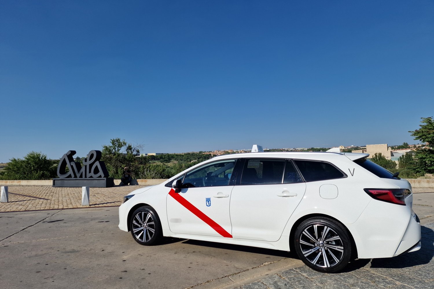 Taxi real en Madrid para hasta 4 pasajeros